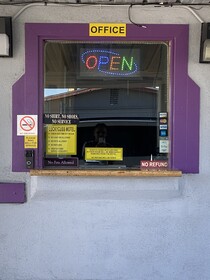 Lucky Cuss Motel