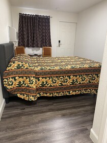 Lucky Cuss Motel