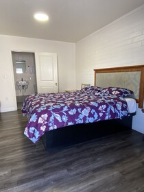 Lucky Cuss Motel