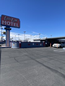 Lucky Cuss Motel