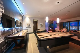 Palms Place by Strip View Suites