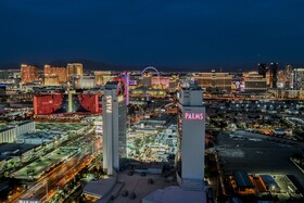 Palms Place by Strip View Suites