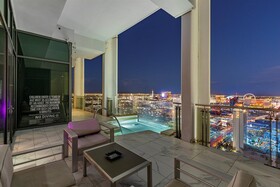 Palms Place by Strip View Suites