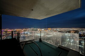 Palms Place by Strip View Suites