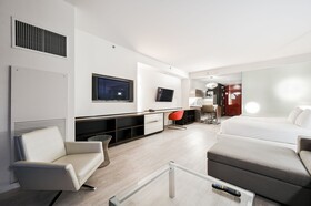 Palms Place by Strip View Suites