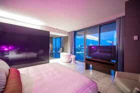 Palms Place by Strip View Suites