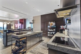 Palms Place by Strip View Suites