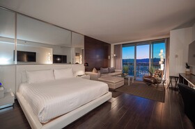 Palms Place by Strip View Suites