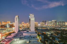 Palms Place by Strip View Suites