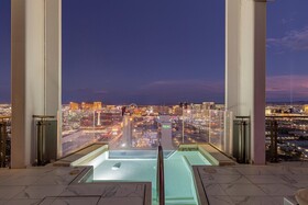 Palms Place by Strip View Suites