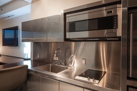 Palms Place by Strip View Suites