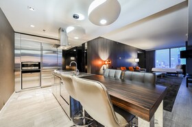 Palms Place by Strip View Suites