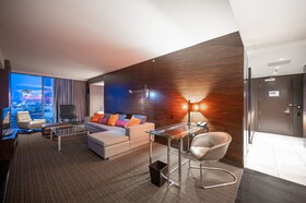 Palms Place by Strip View Suites