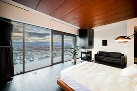 Palms Place by Strip View Suites