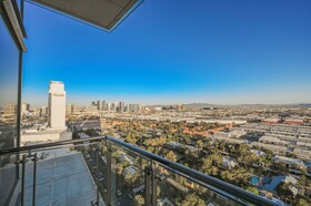 Palms Place by Strip View Suites