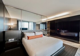 Palms Place by Strip View Suites