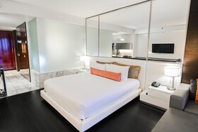 Palms Place by Strip View Suites