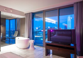 Palms Place by Strip View Suites
