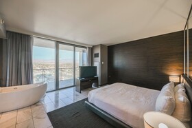 Palms Place by Strip View Suites
