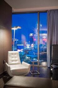 Palms Place by Strip View Suites