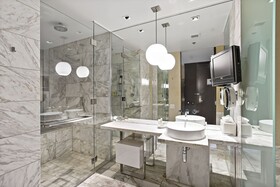 Palms Place by Strip View Suites
