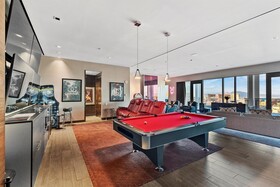 Palms Place by Strip View Suites