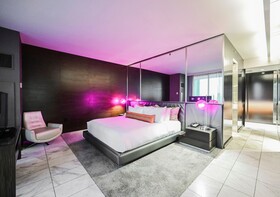 Palms Place by Strip View Suites