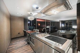 Palms Place by Strip View Suites