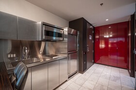 Palms Place by Strip View Suites