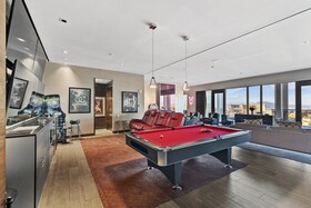 Palms Place by Strip View Suites