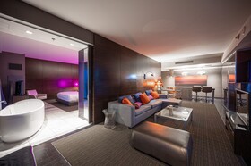 Palms Place by Strip View Suites