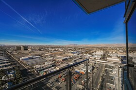 Palms Place by Strip View Suites