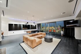 Palms Place by Strip View Suites