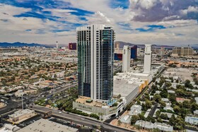 Palms Place by Strip View Suites
