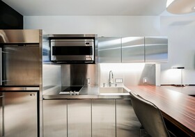 Palms Place by Strip View Suites