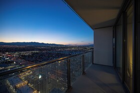 Palms Place by Strip View Suites