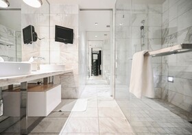Palms Place by Strip View Suites