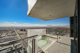 Palms Place by Strip View Suites