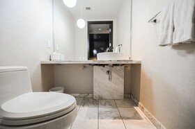 Palms Place by Strip View Suites