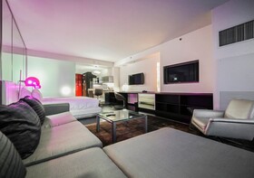 Palms Place by Strip View Suites