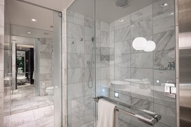 Palms Place by Strip View Suites