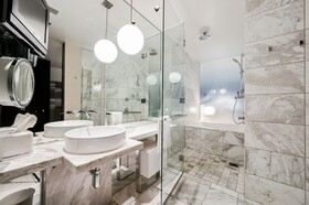 Palms Place by Strip View Suites