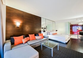 Palms Place by Strip View Suites