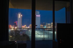 Palms Place by Strip View Suites