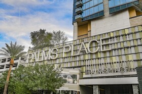 Palms Place by Strip View Suites