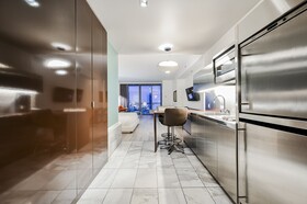 Palms Place by Strip View Suites