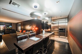 Palms Place by Strip View Suites