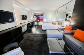 Palms Place by Strip View Suites
