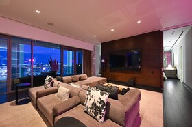 Palms Place by Strip View Suites