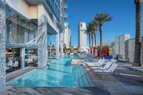 Palms Place by Strip View Suites
